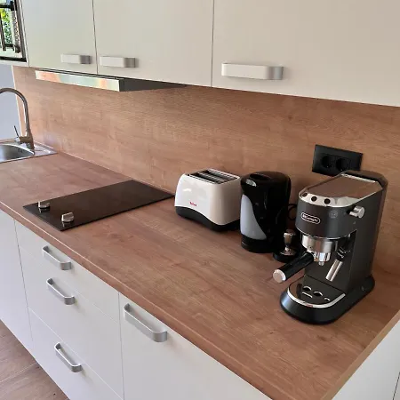 Petra - Family For 4 At *